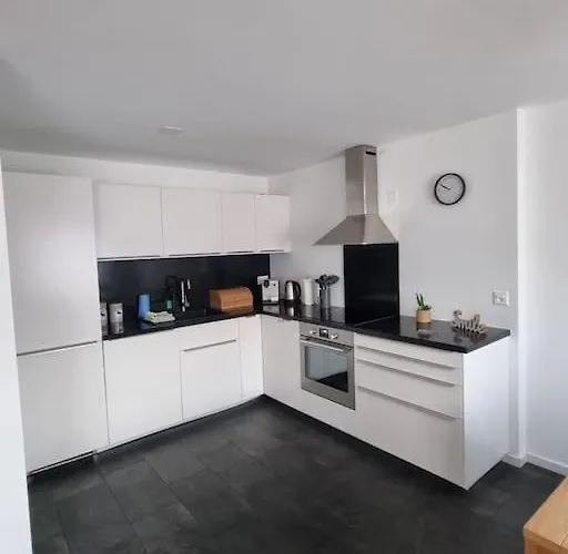 Schoene Neue 2,5 In Apartamento *