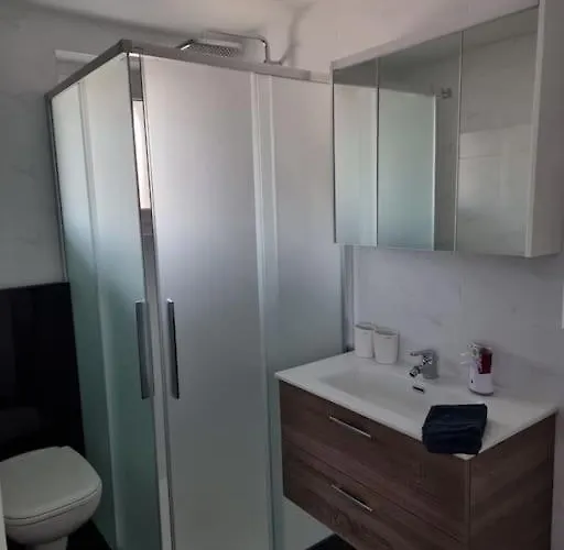 Schoene Neue 2,5 In Apartamento Savognin